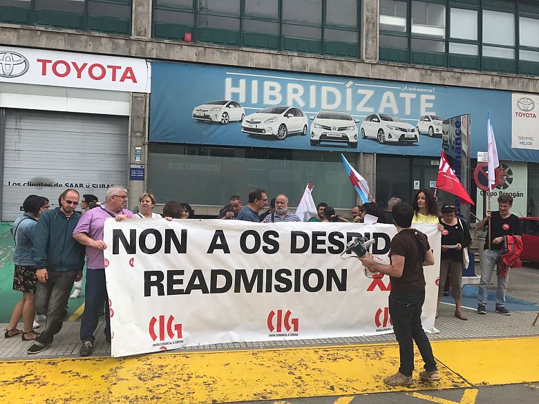 17-07-06 ProtestaDespidosTeleperformanceCorunha02.jpeg